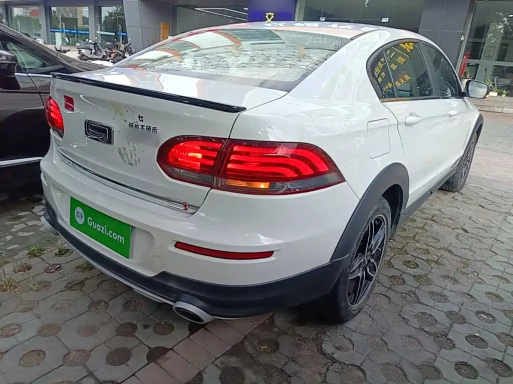 Qoros Qoros 3 — миниатюра 7