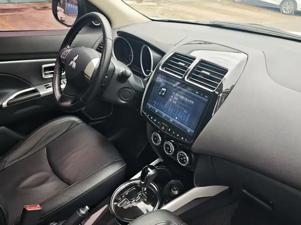 Mitsubishi ASX — миниатюра 7
