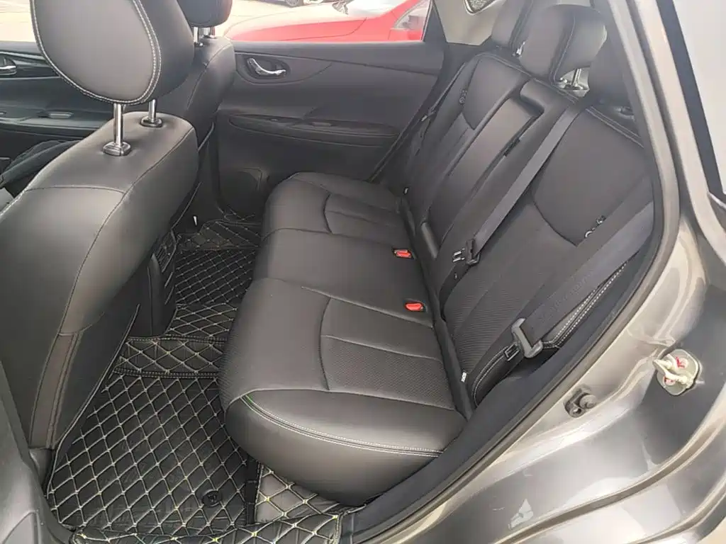 Nissan Tiida — миниатюра 17