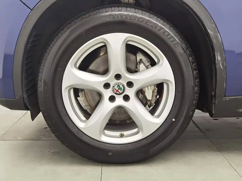 Alfa Romeo Stelvio — миниатюра 17