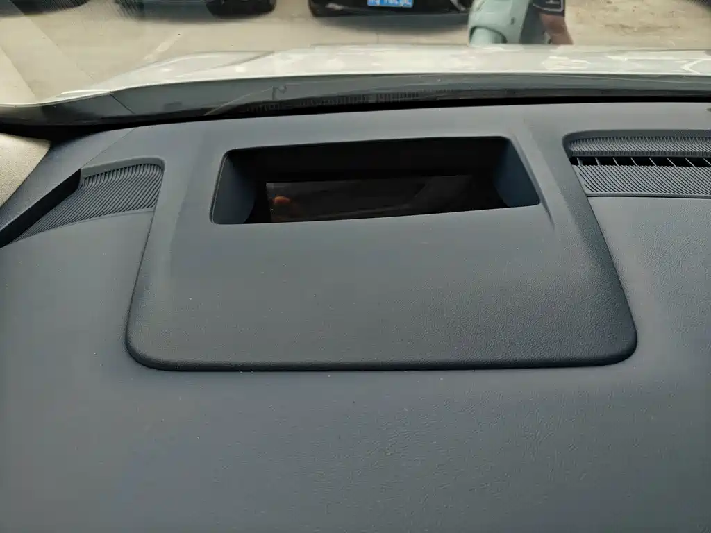Buick GL8 Hybrid — миниатюра 16