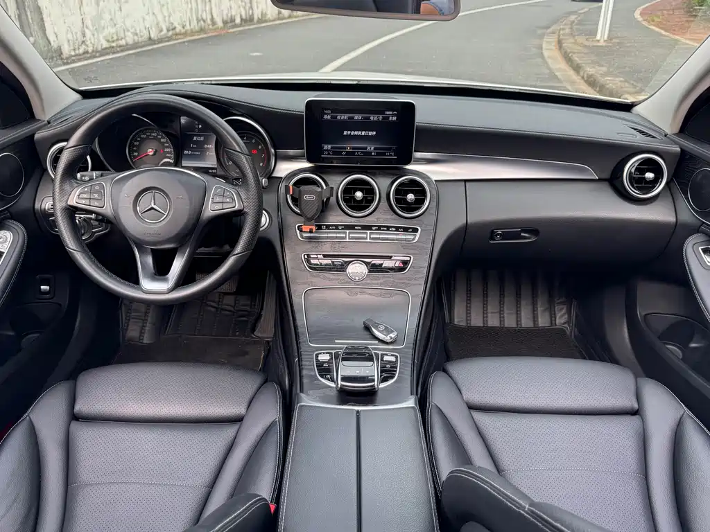 Mercedes-Benz C-Class — миниатюра 12