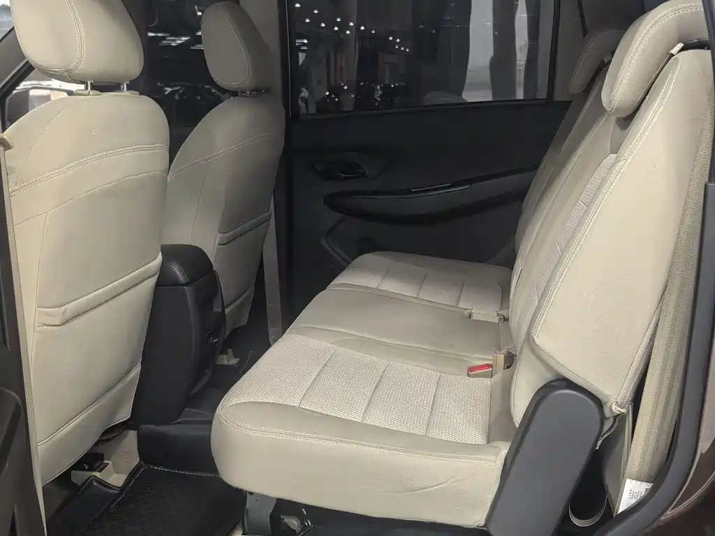 Wuling Hongguang — миниатюра 13
