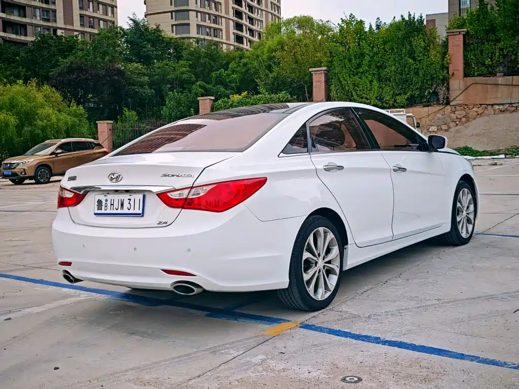 Hyundai Sonata — миниатюра 8