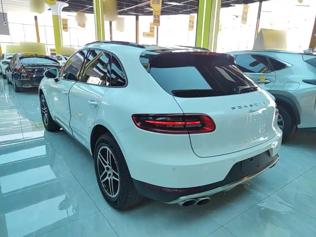 Porsche Macan — миниатюра 5