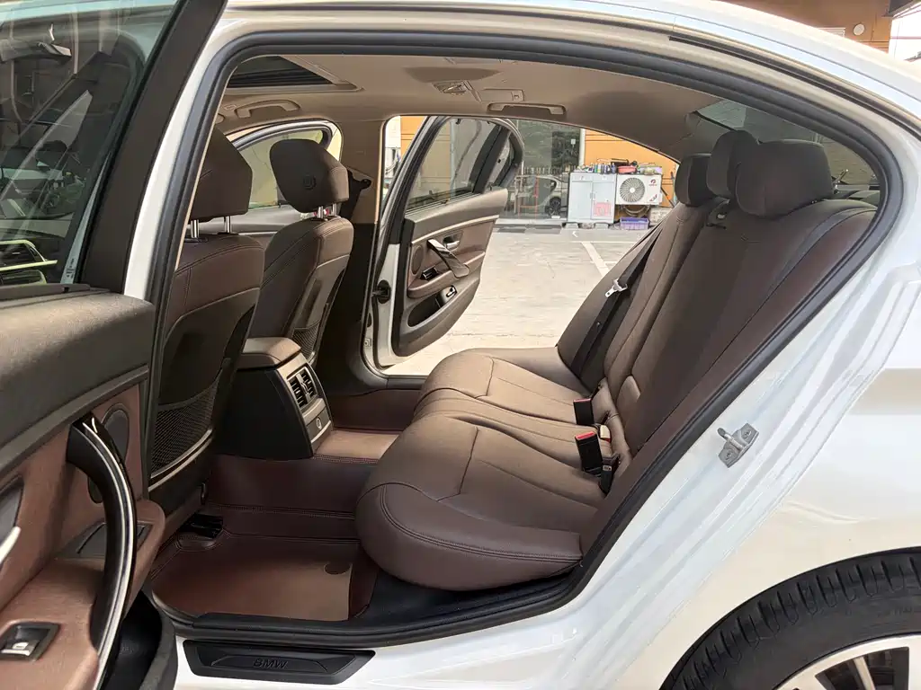 BMW 3 Series — миниатюра 13
