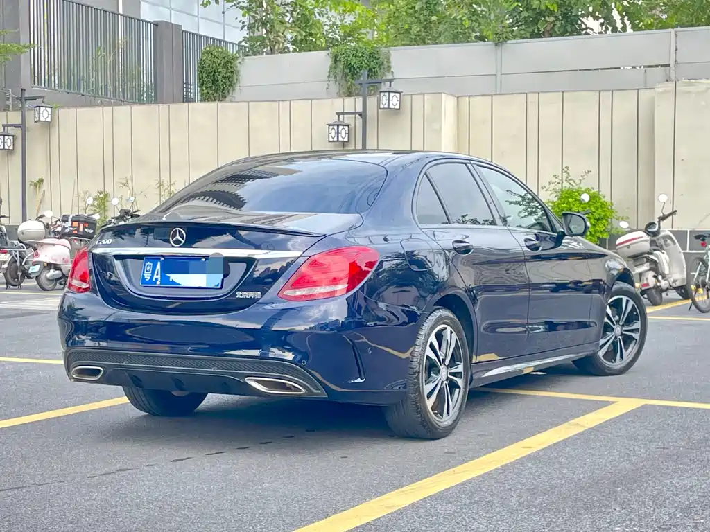 Mercedes-Benz C-Class — миниатюра 8