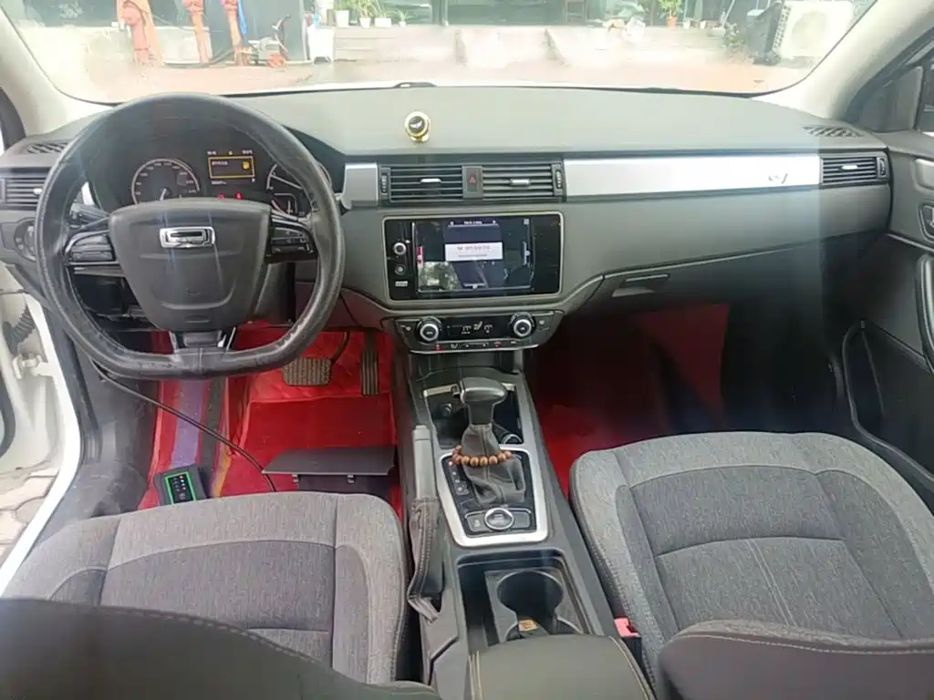 Qoros Qoros 3 — миниатюра 10