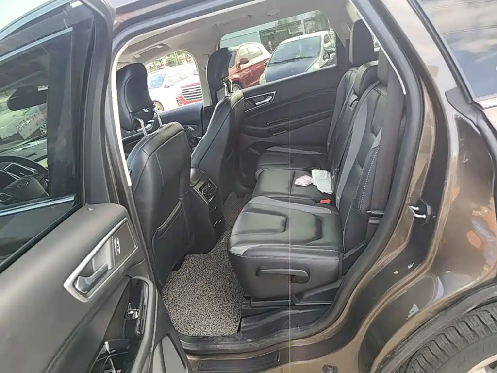 Ford Edge — миниатюра 17