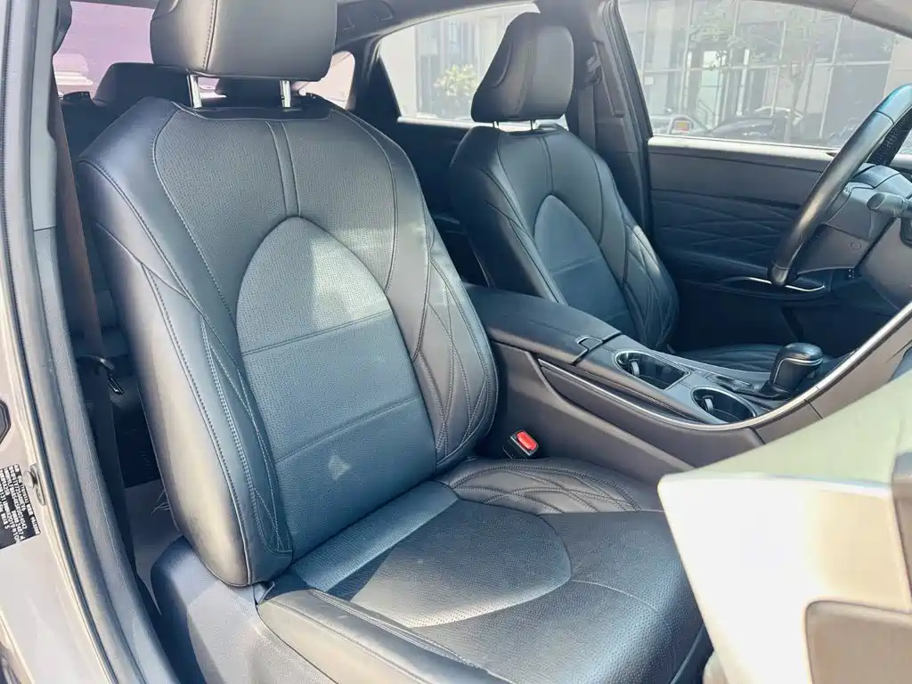 Toyota Avalon 2019 2.5L XLE Luxury VI