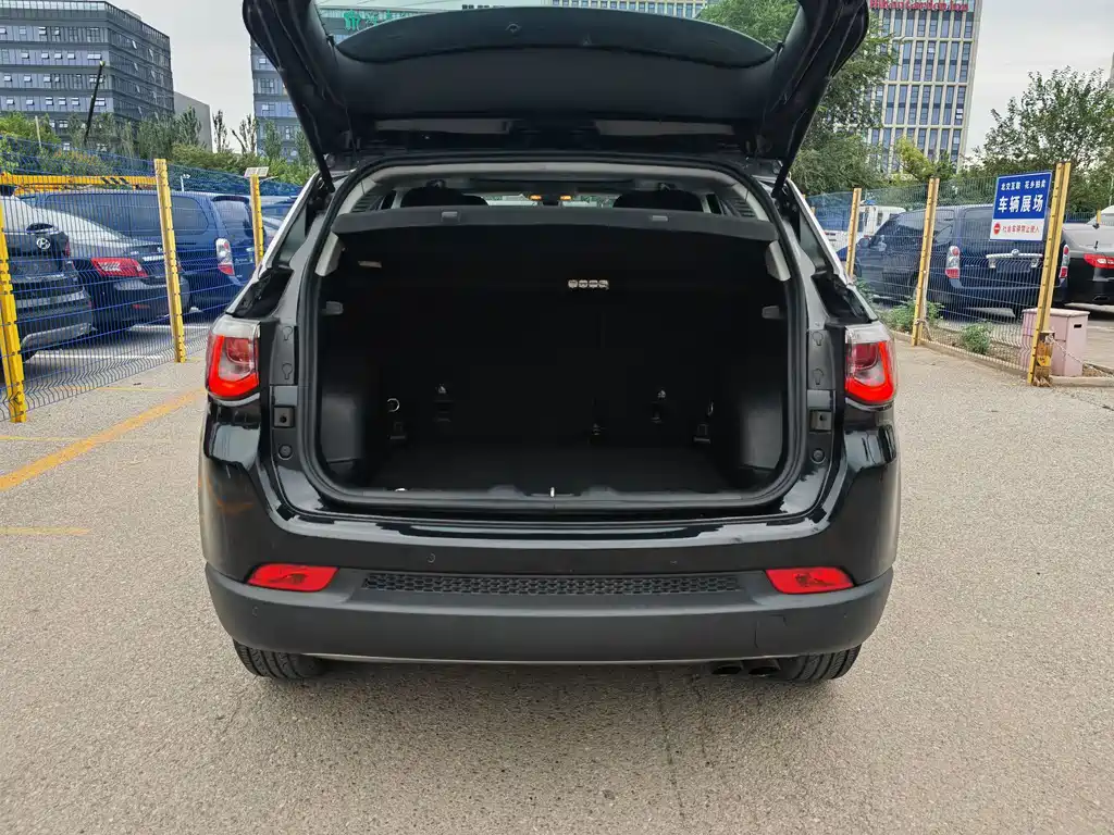 Jeep Compass — миниатюра 15