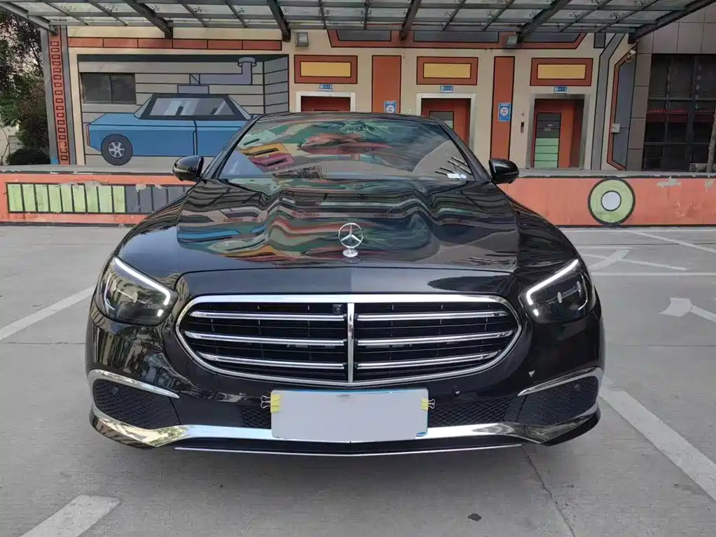 Mercedes-Benz E-Class — миниатюра 2