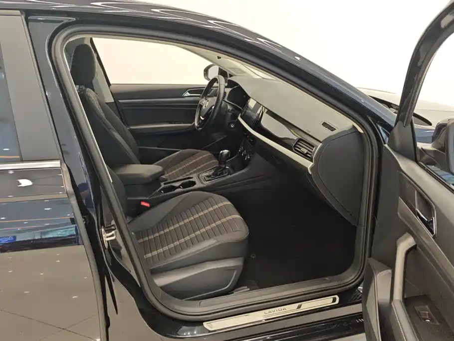 Volkswagen Lavida — миниатюра 8
