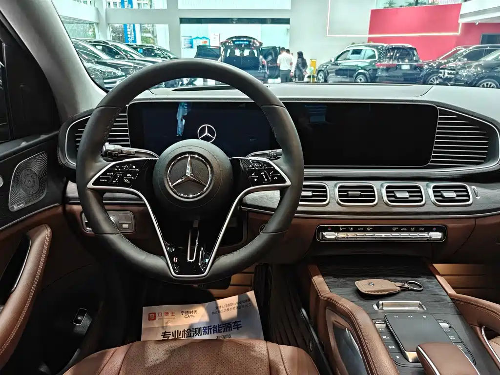 Mercedes-Benz GLE (Import) — миниатюра 16