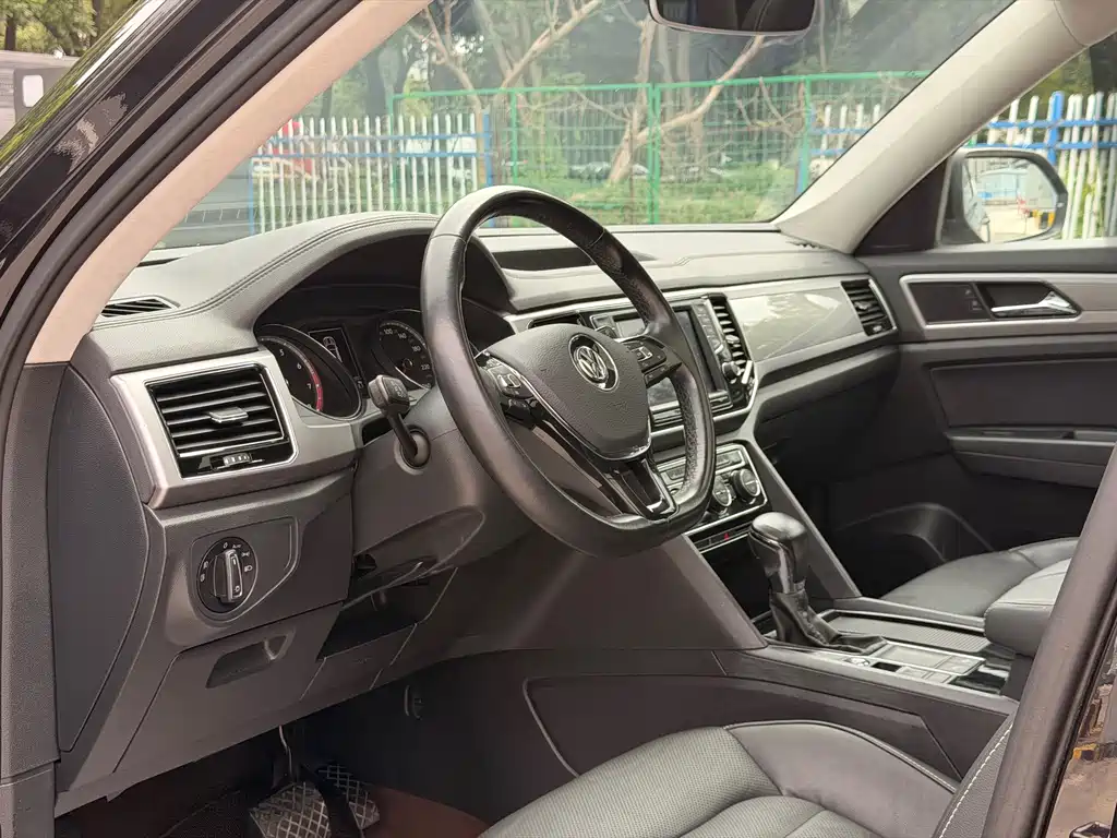 Volkswagen Teramont — миниатюра 5