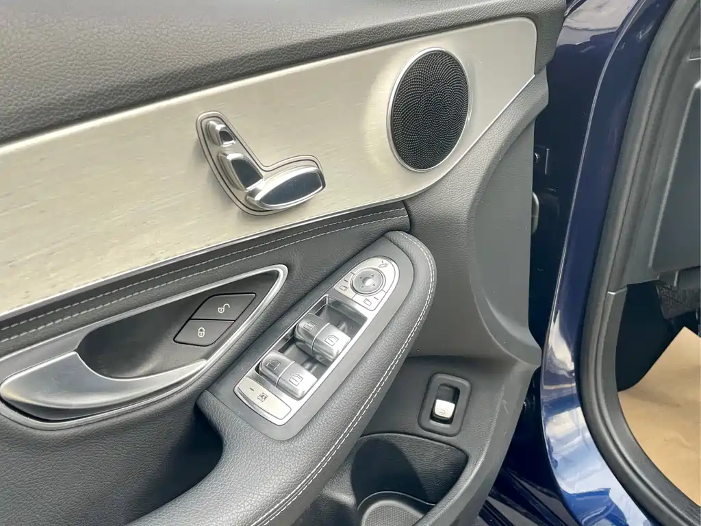 Mercedes-Benz C-Class — миниатюра 9