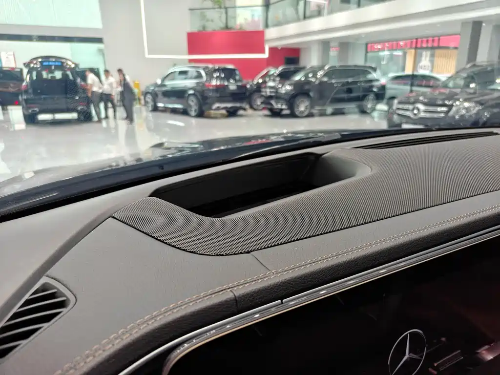 Mercedes-Benz GLE (Import) — миниатюра 14