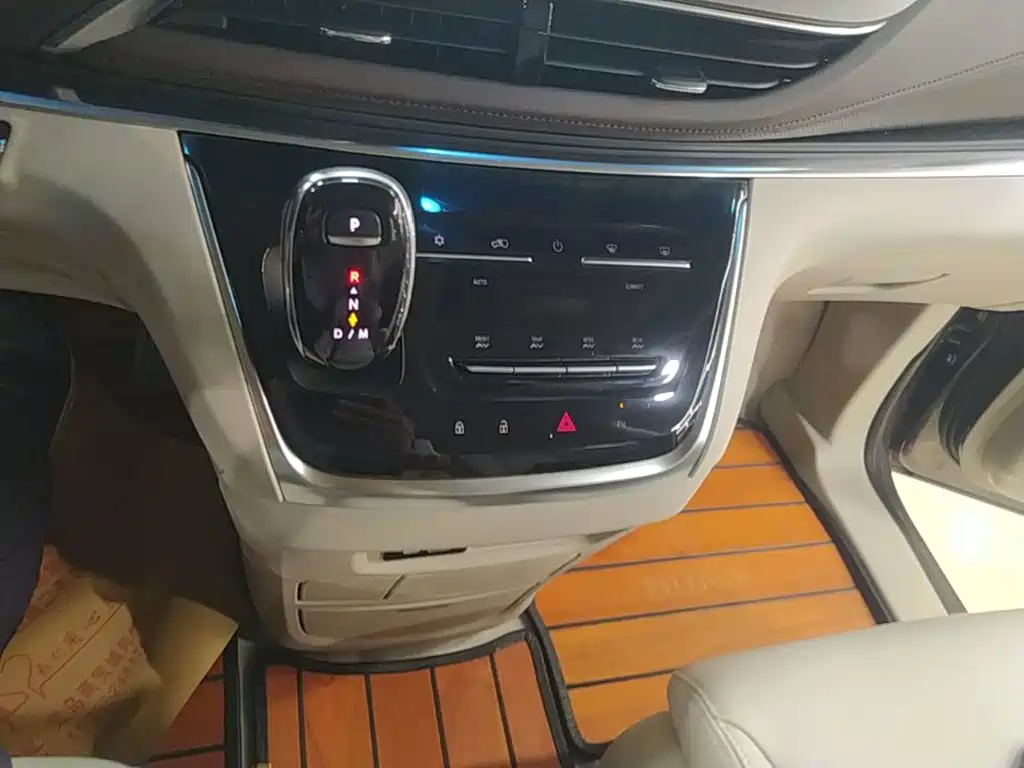 Buick GL8 — миниатюра 14
