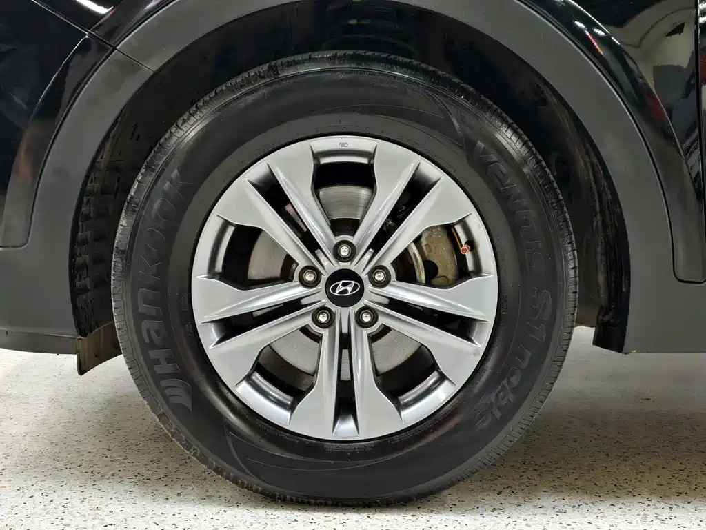 Hyundai Santa Fe — миниатюра 11