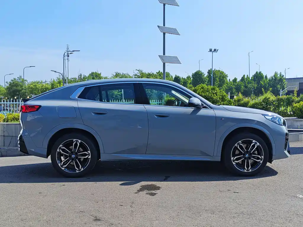 BMW X2 2023 sDrive 25i