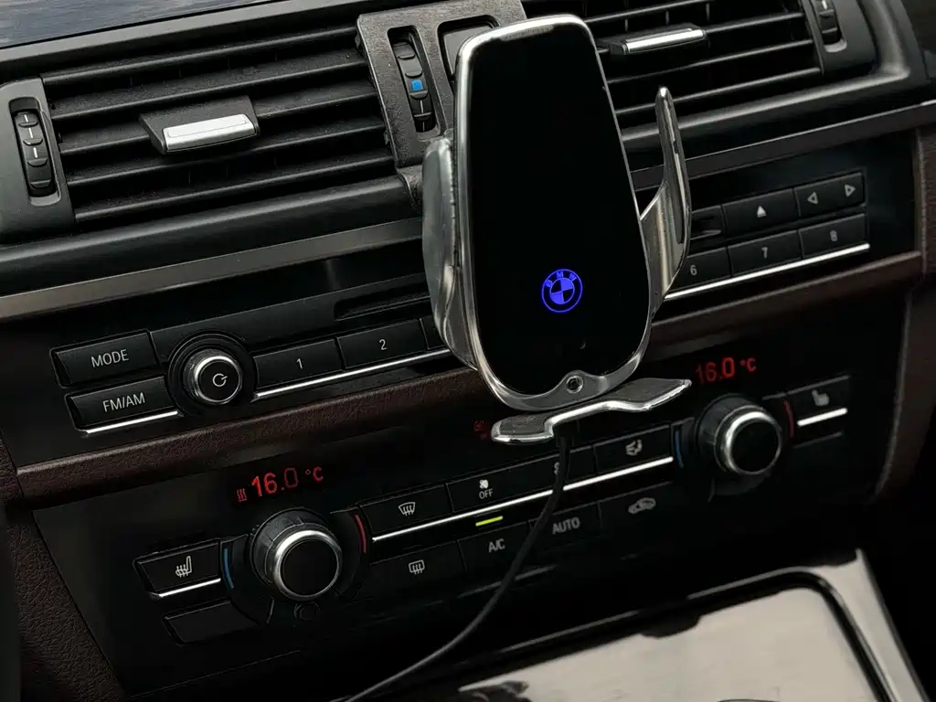 BMW 5 Series — миниатюра 21