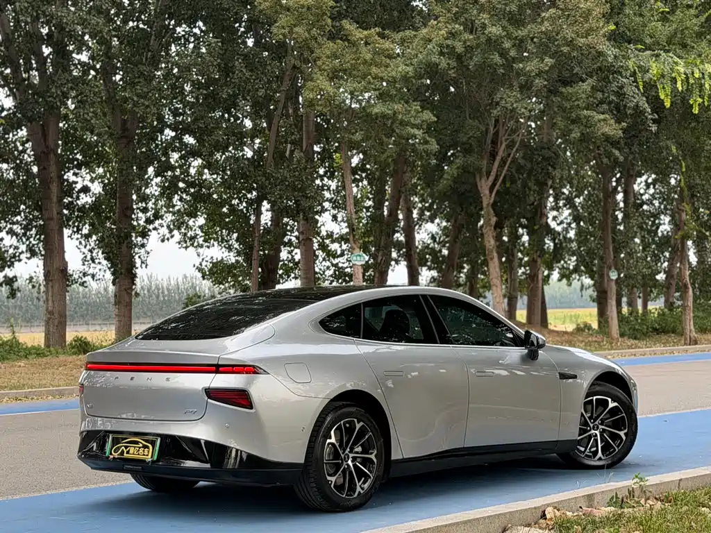 XPeng P7 — миниатюра 7