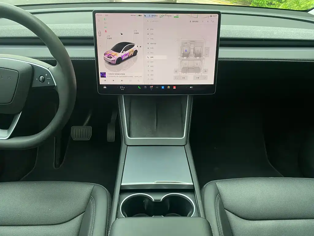 Tesla Model Y — миниатюра 9
