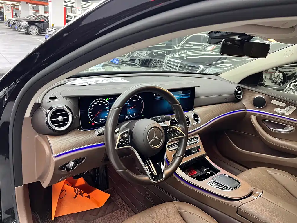 Mercedes-Benz E-Class — миниатюра 5