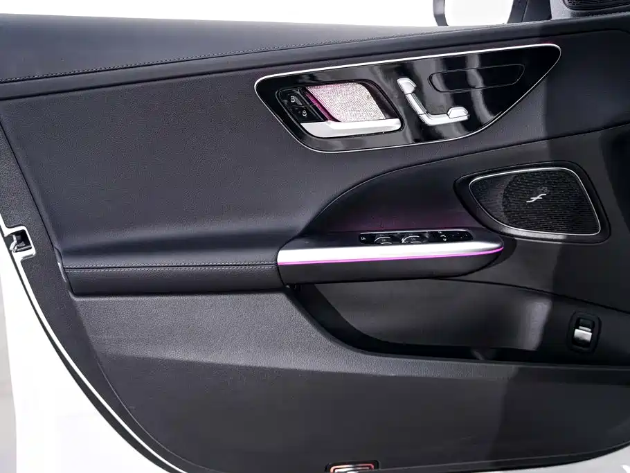 Mercedes-Benz C-Class — миниатюра 17