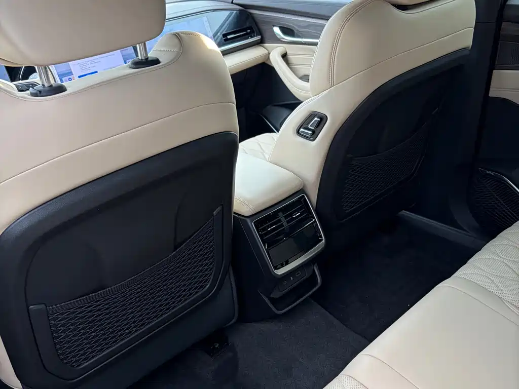 Geely Xingyue L — миниатюра 20