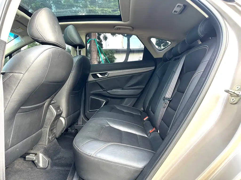 Geely Emgrand GS — миниатюра 12