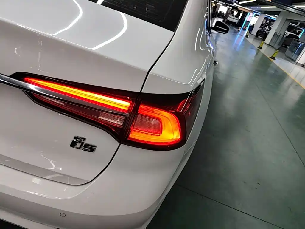 Roewe i5 — миниатюра 8