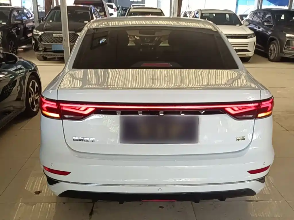 Geely Emgrand — миниатюра 6
