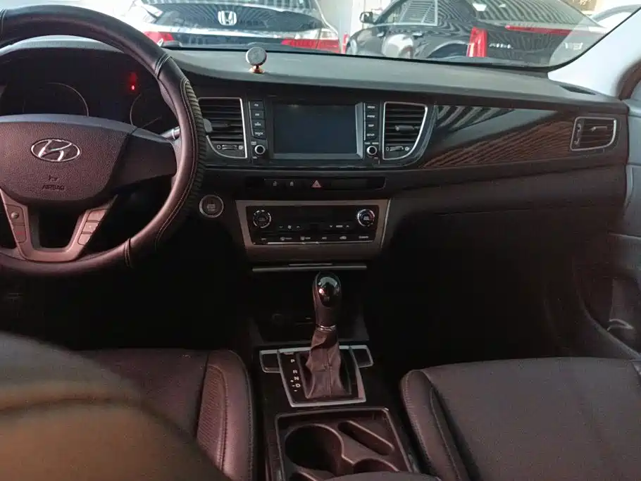 Hyundai Mistra — миниатюра 13