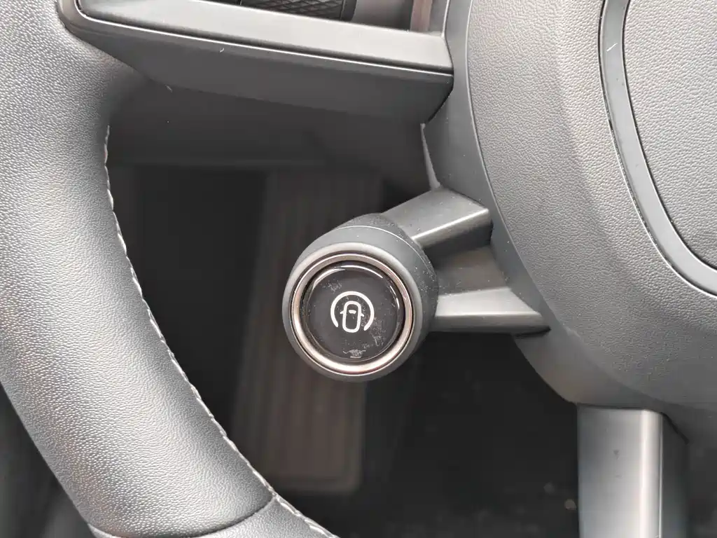Xiaomi SU7 — миниатюра 10