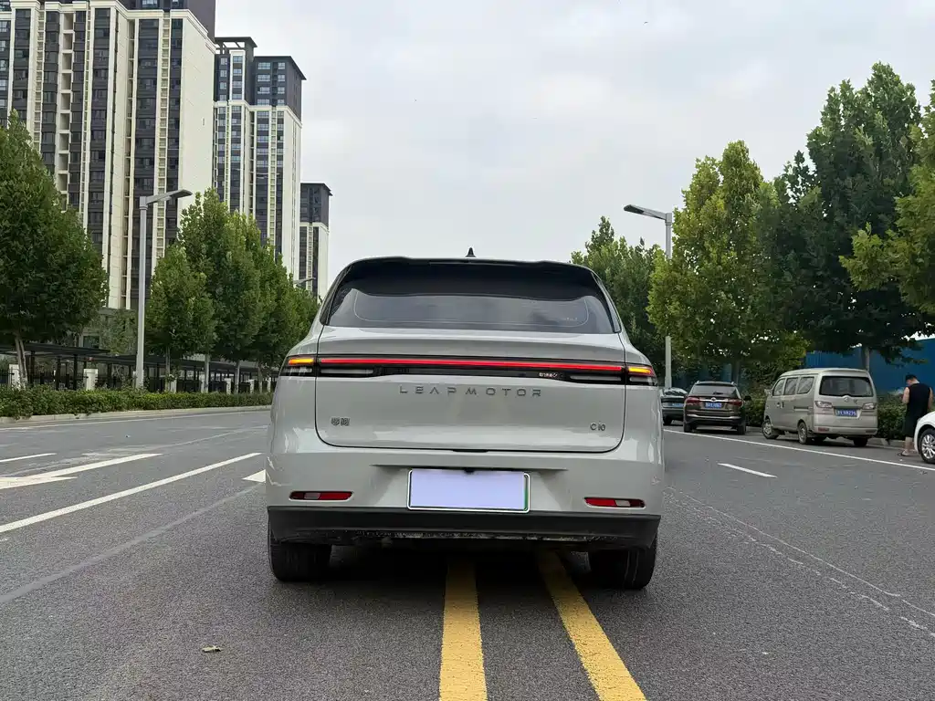 Leapmotor Leapmotor C10 — миниатюра 9
