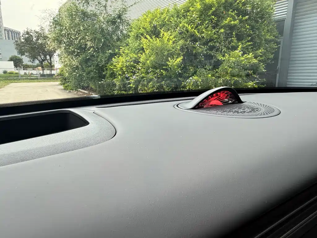Hongqi Красный флаг HS6 PHEV — миниатюра 7