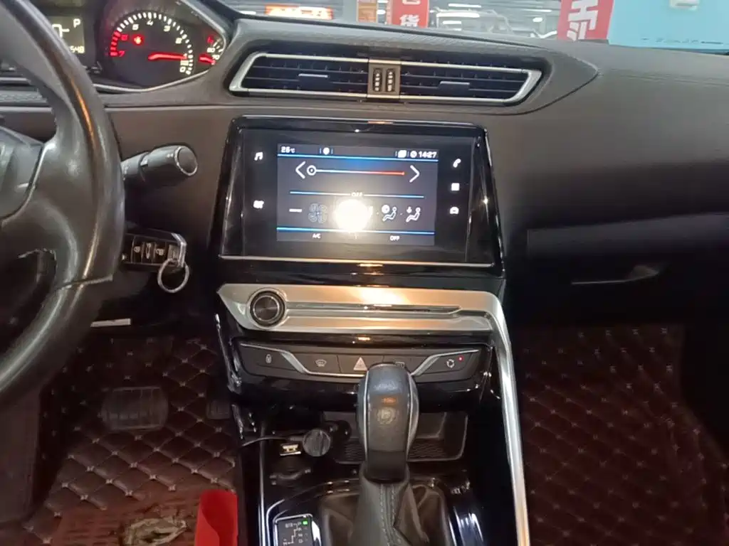 Peugeot 308 — миниатюра 13
