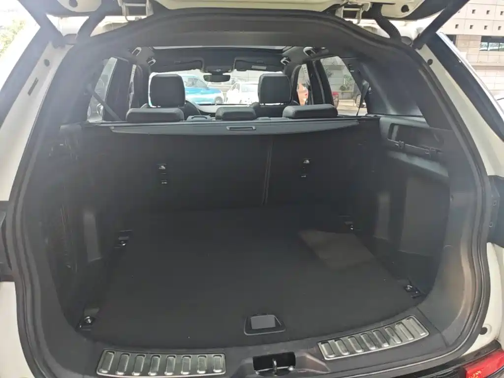 Land Rover Discovery Sport — миниатюра 19