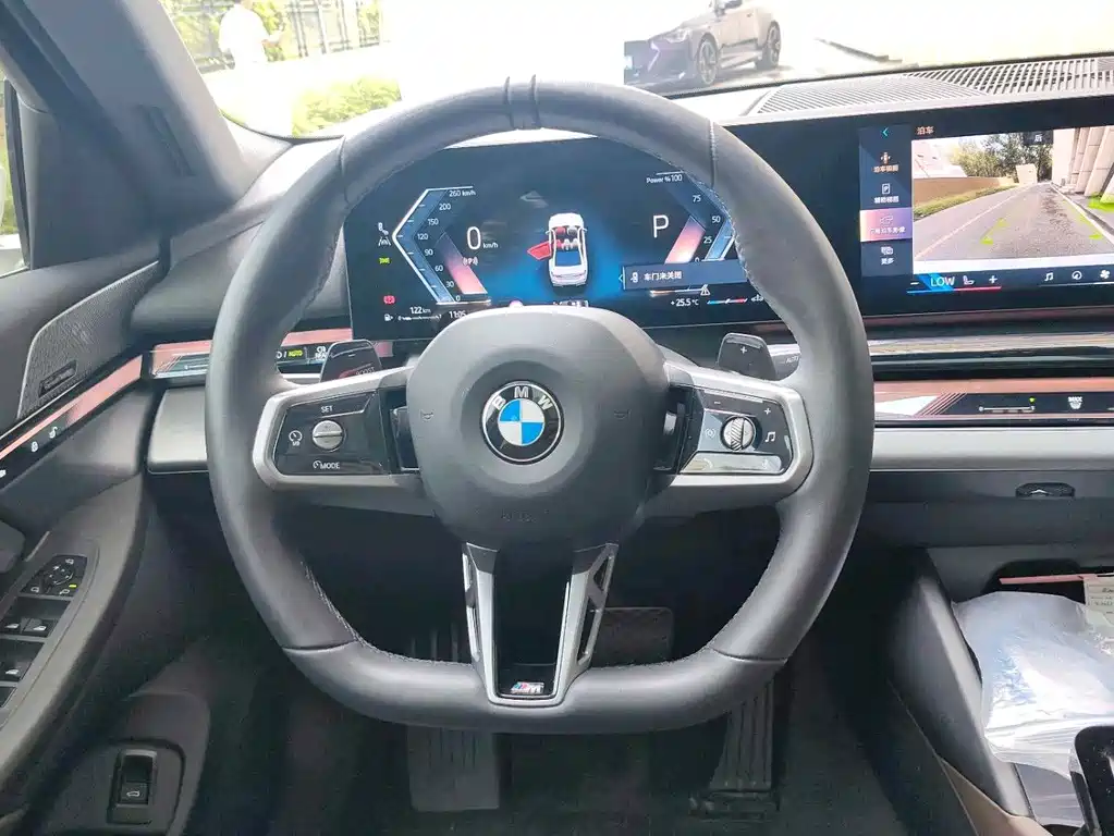 BMW 5 Series — миниатюра 14
