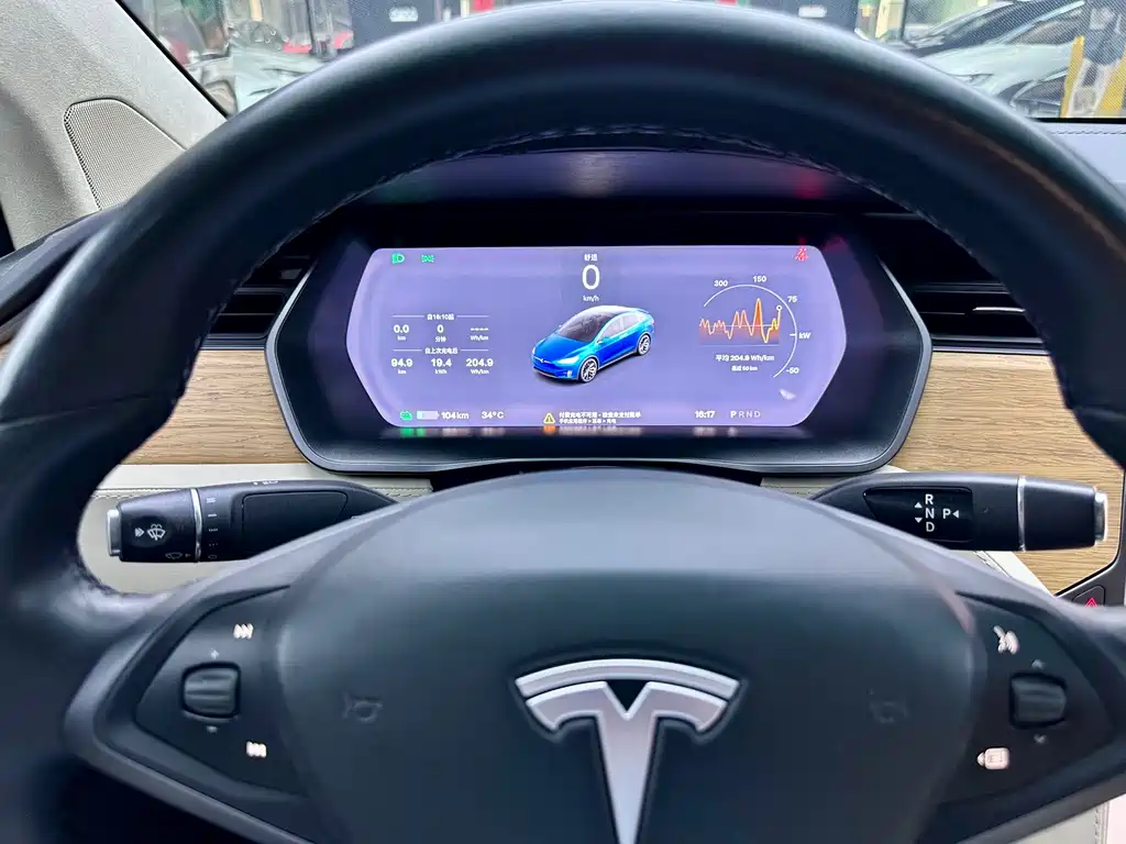 Tesla Model X — миниатюра 17