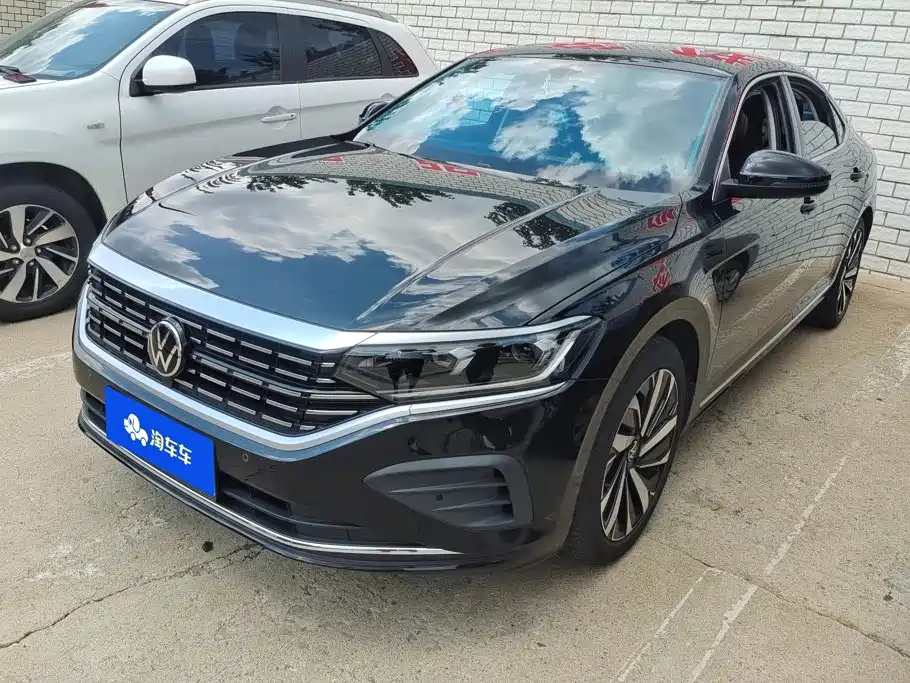 帕萨特 2025款 出众款 380TSI 龙腾版 2025