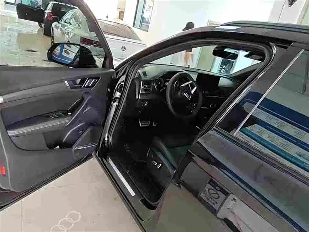 Audi Q5L — миниатюра 3