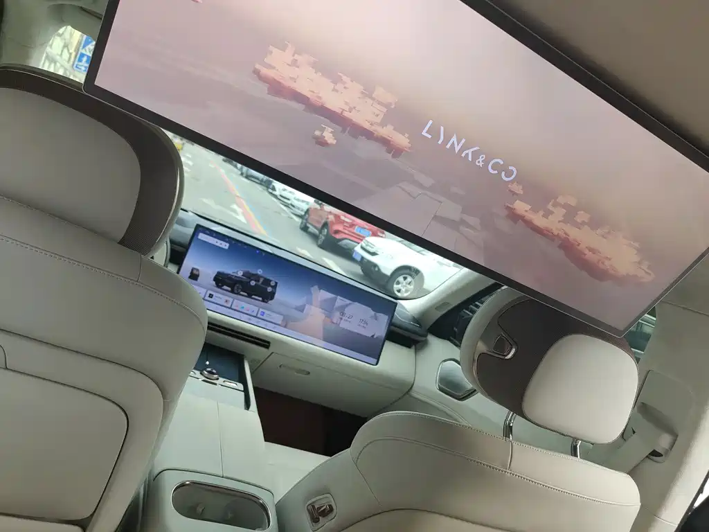 Lynk & Co Рука 900. — миниатюра 10