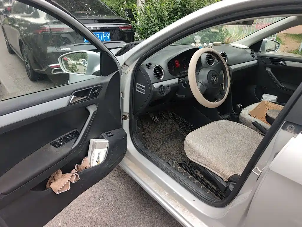 Volkswagen Jetta — миниатюра 17