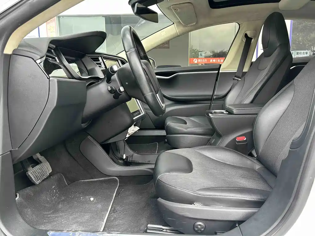 Tesla Model S — миниатюра 9