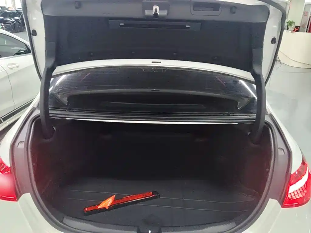 Mercedes-Benz C-Class — миниатюра 19