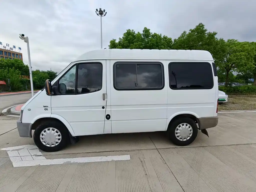 Ford Transit Classic — миниатюра 4