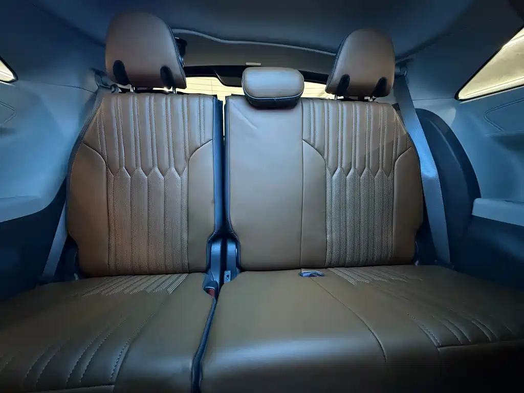 Toyota Sienna — миниатюра 14
