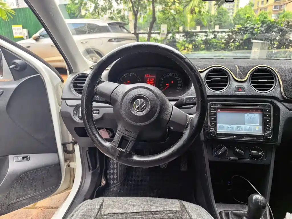 Volkswagen Jetta — миниатюра 6
